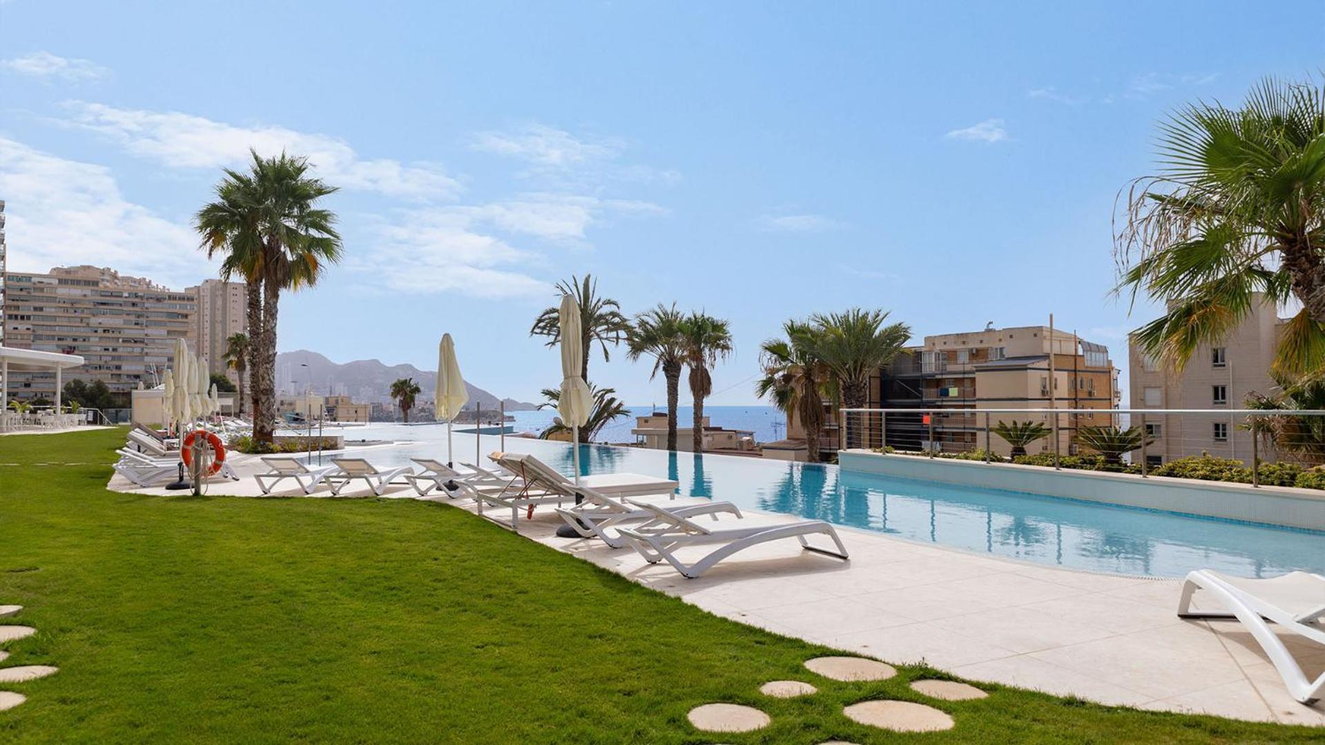 Leon - Sunset Cliffs Apartment *