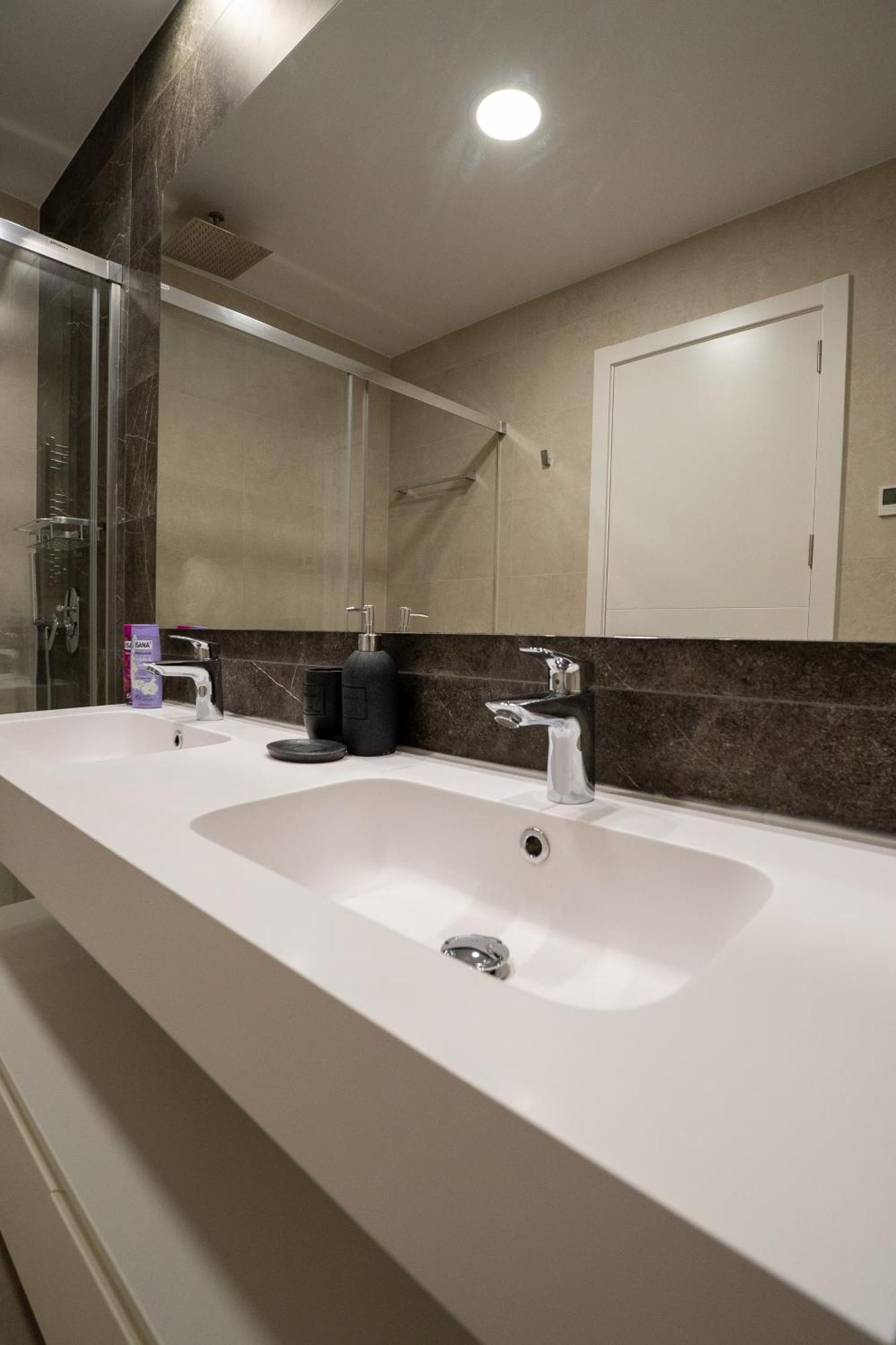 Leon - Sunset Cliffs Apartment